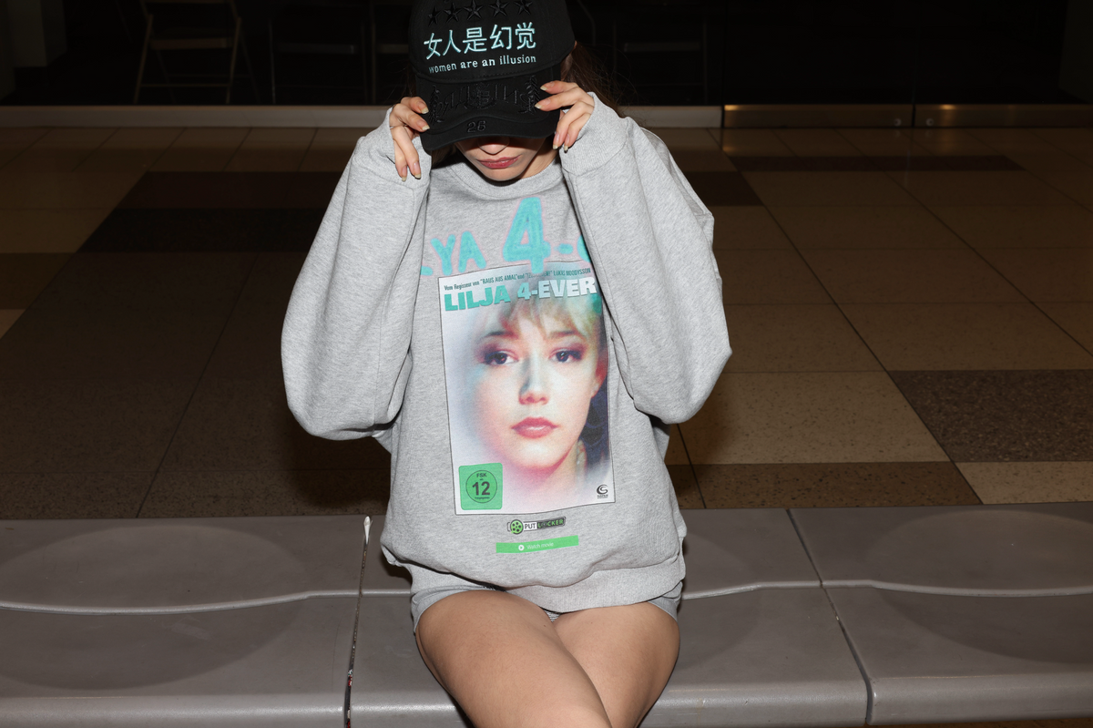 Lilya Forever Crewneck